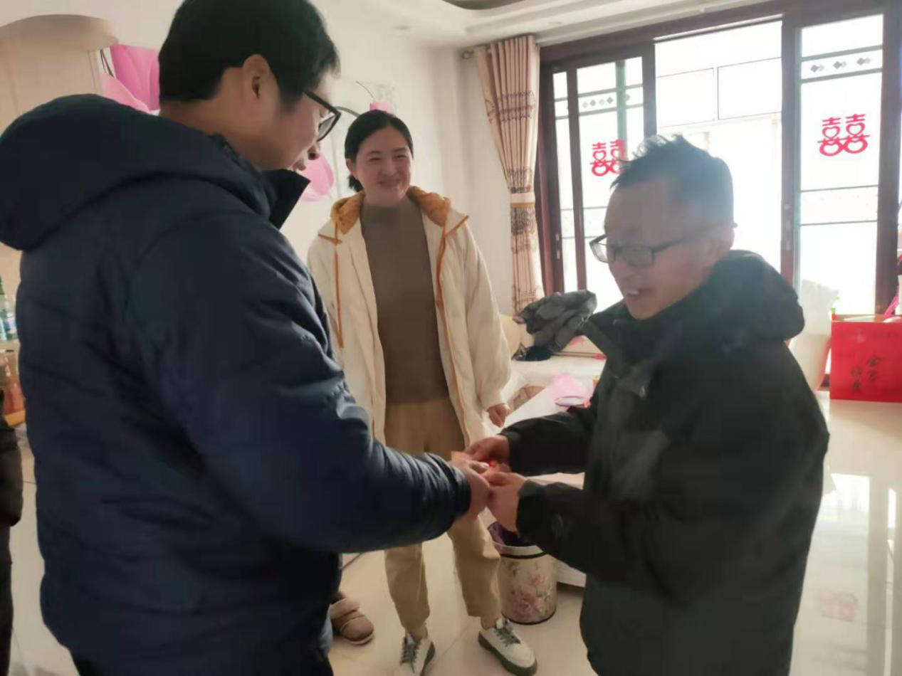 文旅投公司走訪(fǎng)慰問(wèn)退休老職工